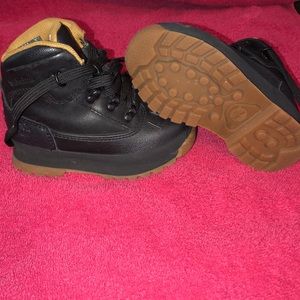 Timberland boots size 8c, like new condition